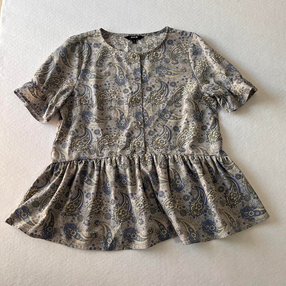 Mid blue and beige paisley